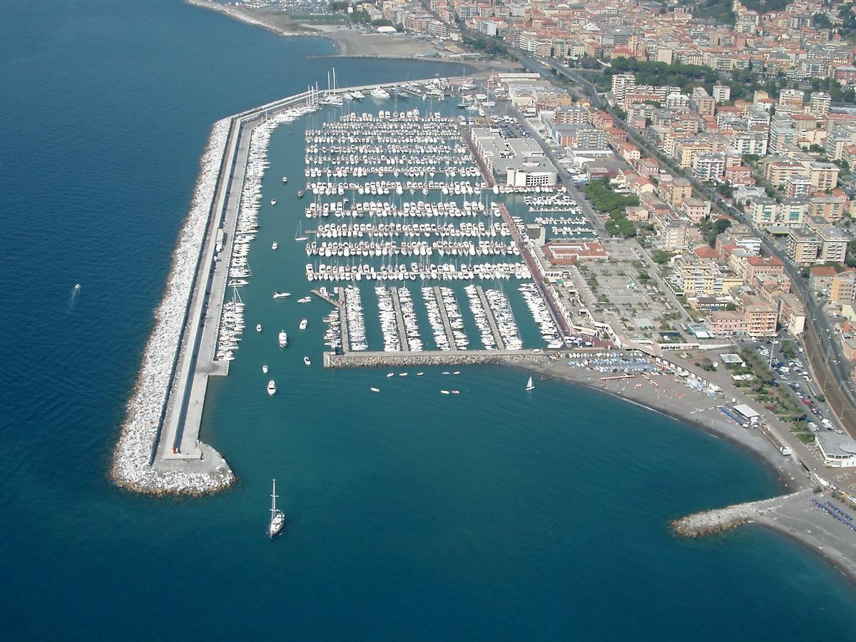 Blu Hotel Lavagna Exterior photo